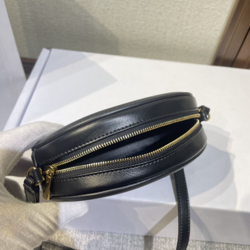 Ce1i*e triomphe bags